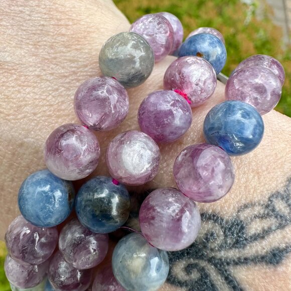 RESTOCKED! 8.5-9mm Lepidolite and Kyanite in Quartz Beaded Bracelet - Picture 3 of 6